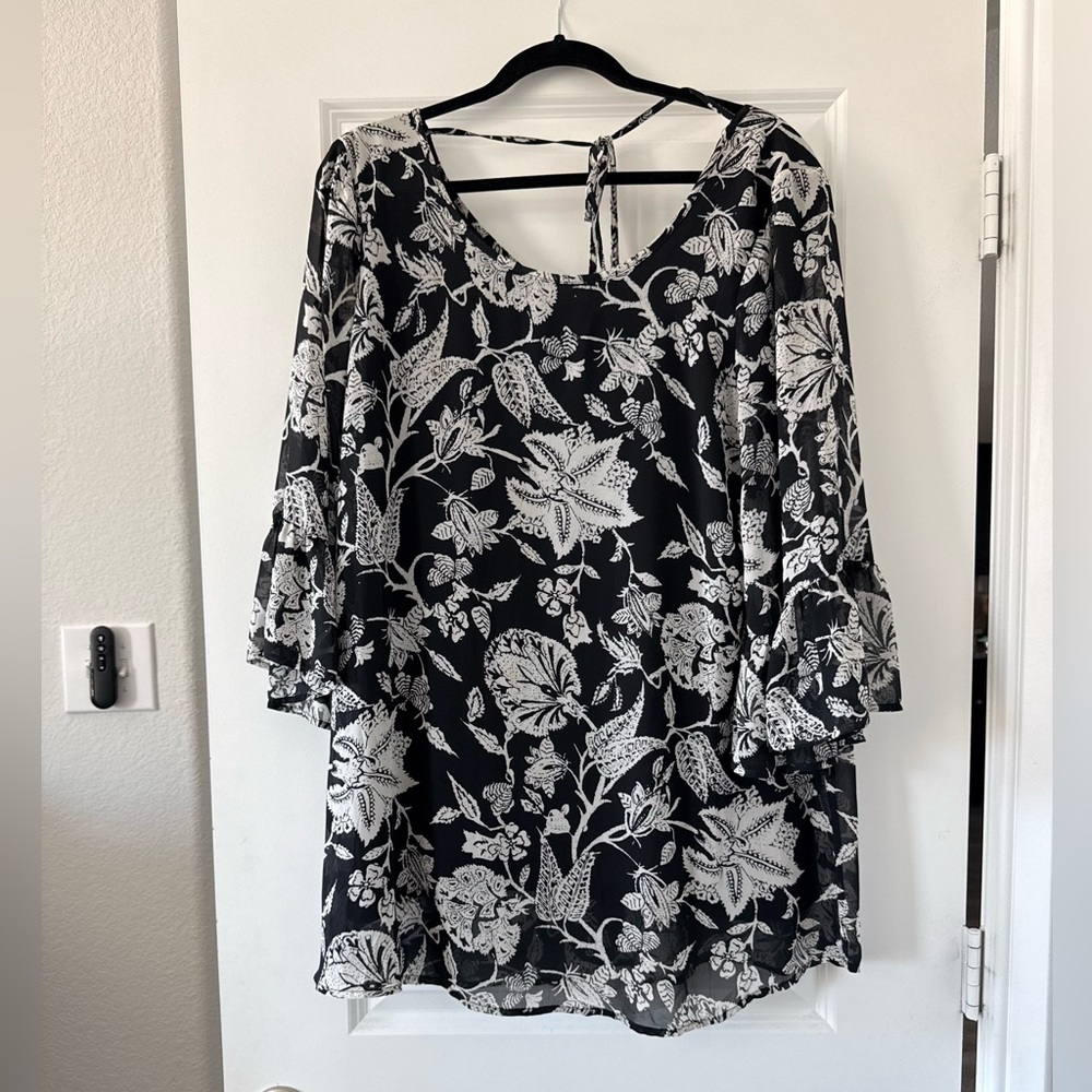 Blu Pepper Black and White Floral Long Sleeve Dress